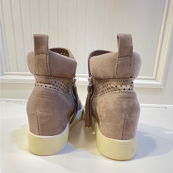 Steve Madden Wedged Sneaker Booties - Picture 3 of 4